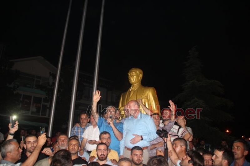 İlk Saatlerden İtibaren Akyazılılarla beraber Dimdik  