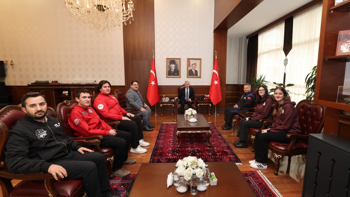 İlk Türk Astronot Alper Gezeravcı Sakarya'da