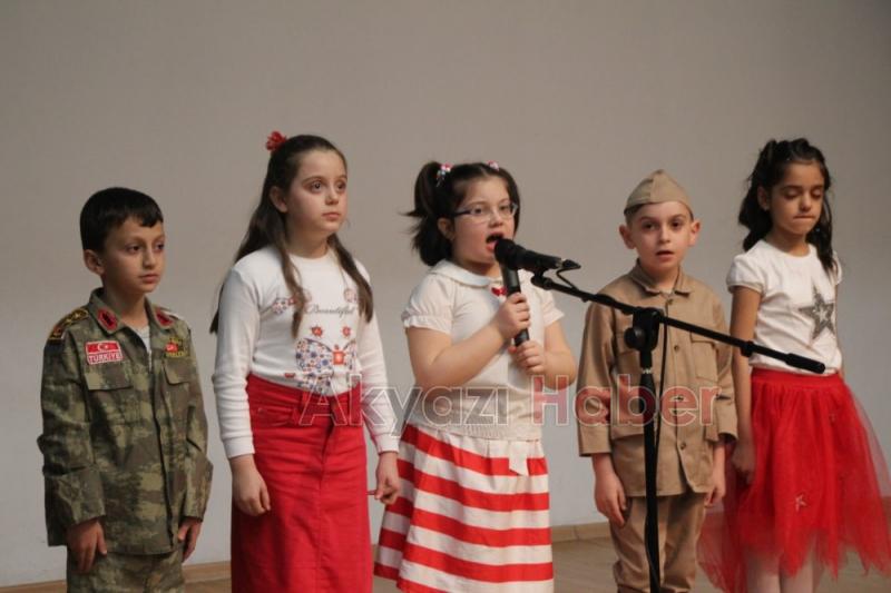 İlkokul Öğrencilerden Çanakkale Gecesi