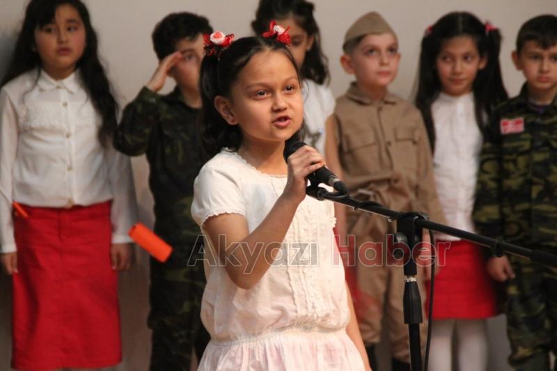 İlkokul Öğrencilerden Çanakkale Gecesi