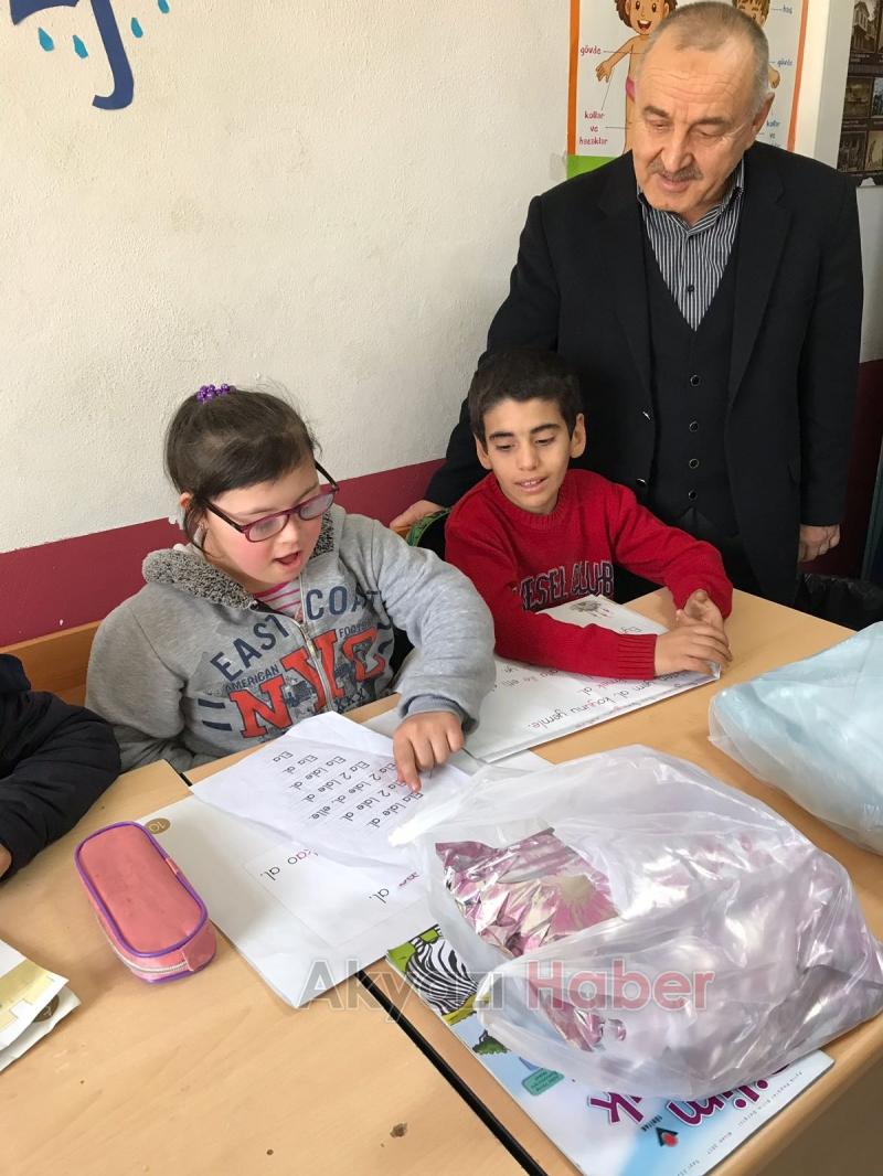İmam Hatip Lisesi Öğrencileri Özel Eğitim Sınıfı Öğrencilerini Sevindirdi