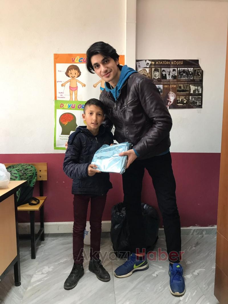 İmam Hatip Lisesi Öğrencileri Özel Eğitim Sınıfı Öğrencilerini Sevindirdi