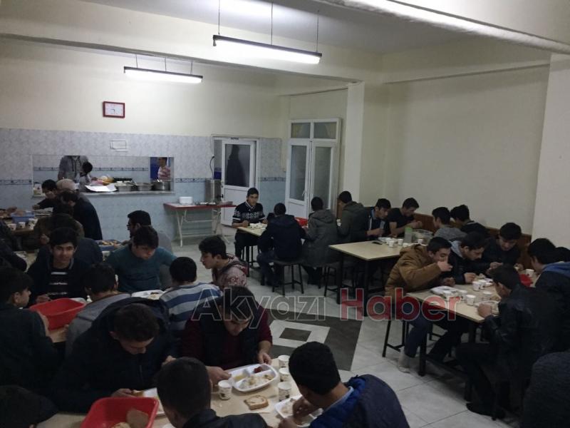 İMAM HATİP LİSESİNDEN İFTAR PROGRAMI