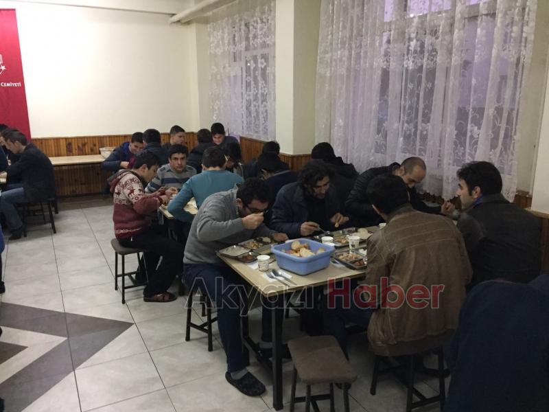 İMAM HATİP LİSESİNDEN İFTAR PROGRAMI