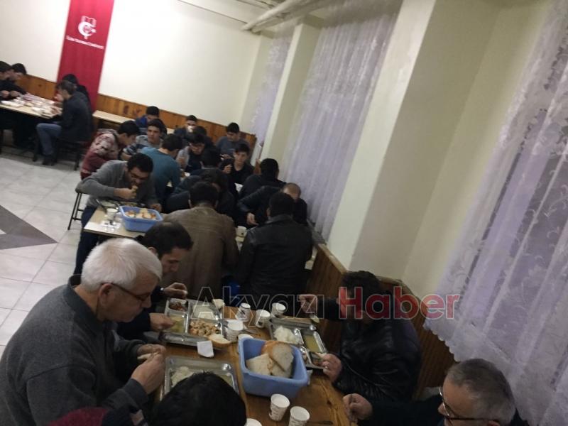 İMAM HATİP LİSESİNDEN İFTAR PROGRAMI