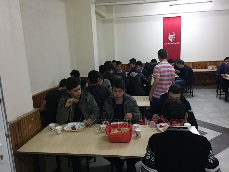 İMAM HATİP LİSESİNDEN İFTAR PROGRAMI