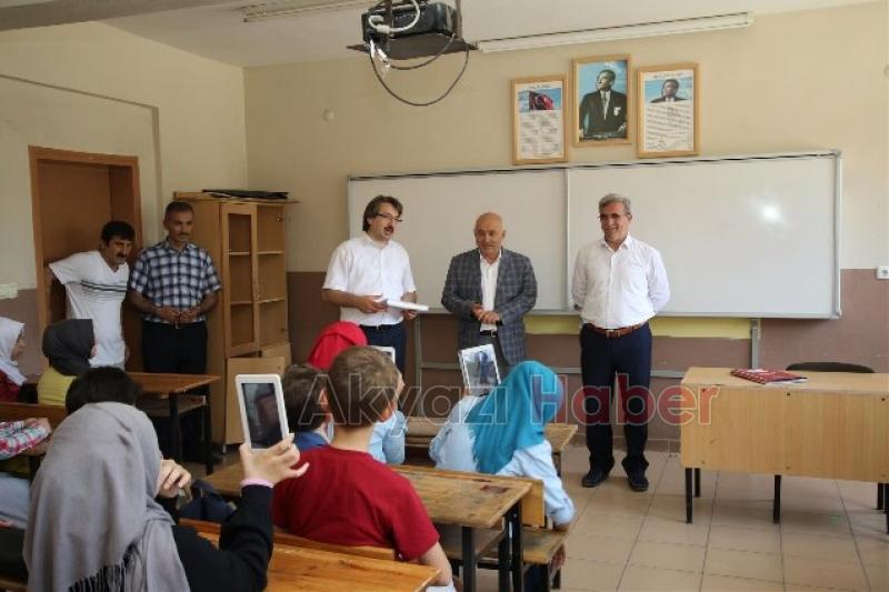 İmam Hatip Ortaokullu Çocuklara Karne Sürprizi