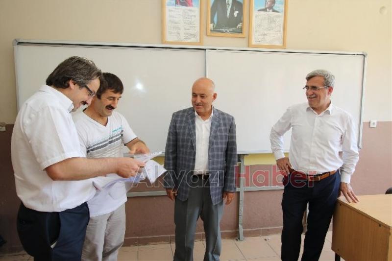 İmam Hatip Ortaokullu Çocuklara Karne Sürprizi