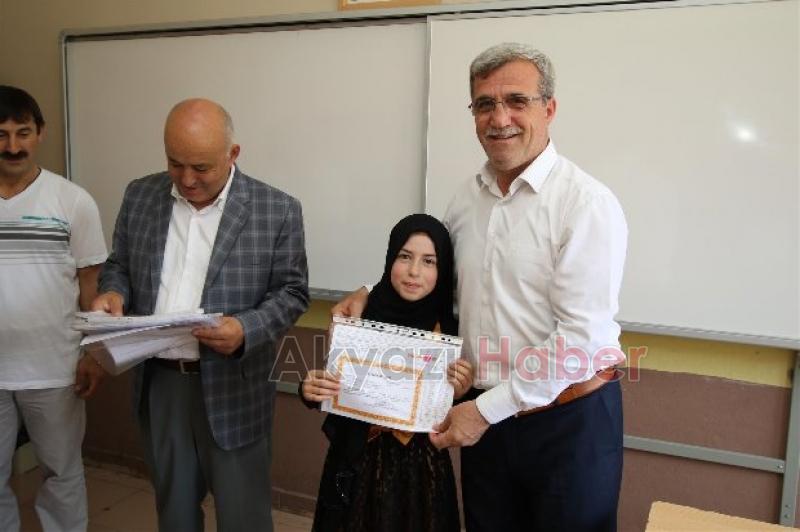 İmam Hatip Ortaokullu Çocuklara Karne Sürprizi