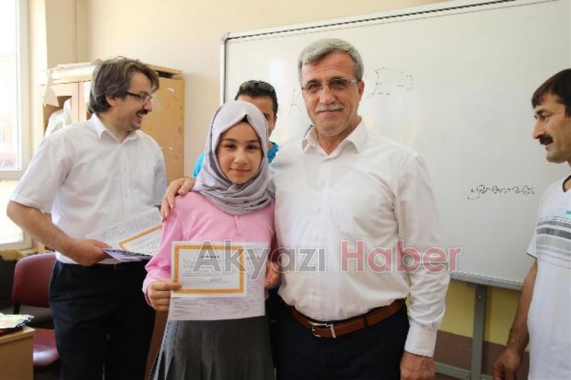 İmam Hatip Ortaokullu Çocuklara Karne Sürprizi