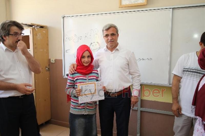 İmam Hatip Ortaokullu Çocuklara Karne Sürprizi