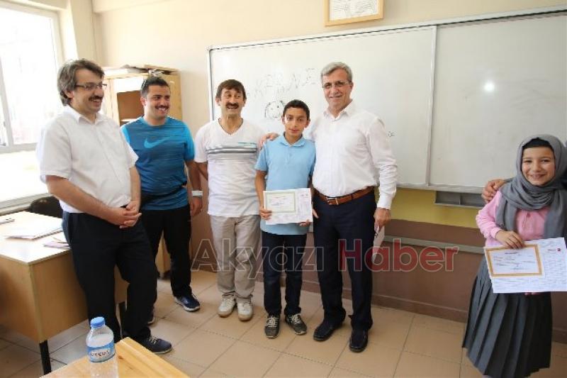 İmam Hatip Ortaokullu Çocuklara Karne Sürprizi