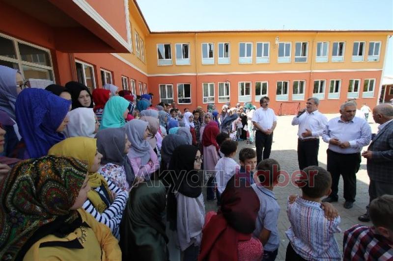 İmam Hatip Ortaokullu Çocuklara Karne Sürprizi