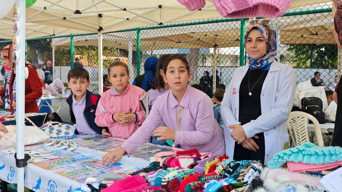 İnönü İlkokulu ve İnönü Ortaokulu’ndan kermes