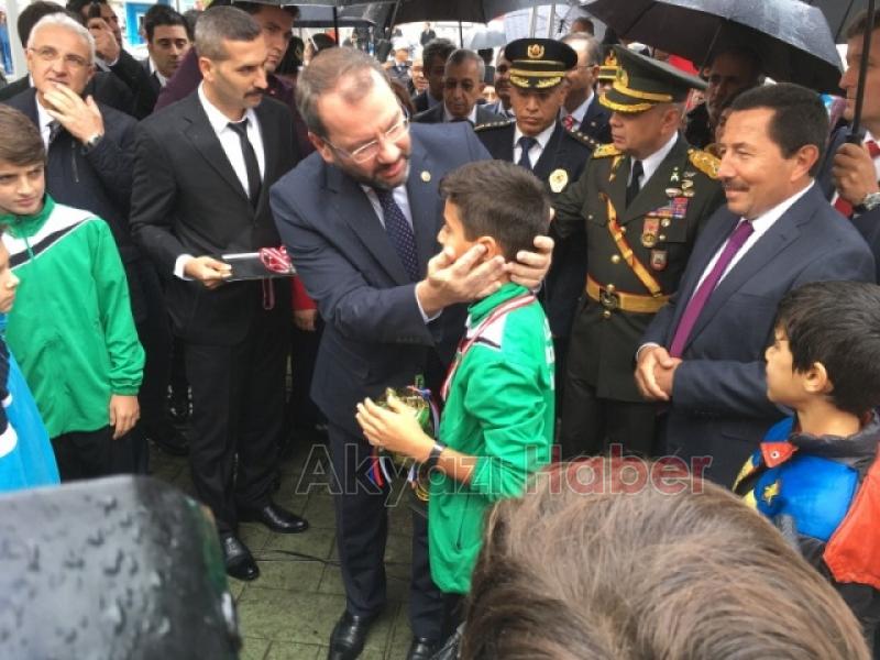 İnönü Ortaokulu Kupa Ve Madalyalarını Aldı