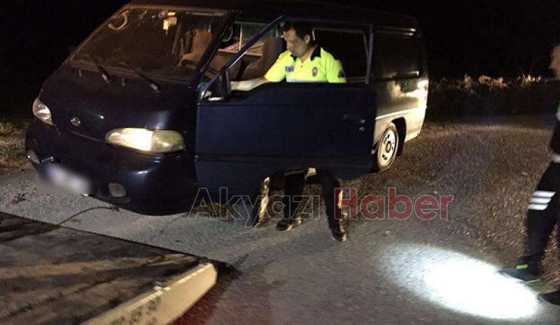 İnşaat Malzemesi Çalan Hırsızlar Yakalanacaklarını anlayınca Minibüsü Bırakıp Kaçtı
