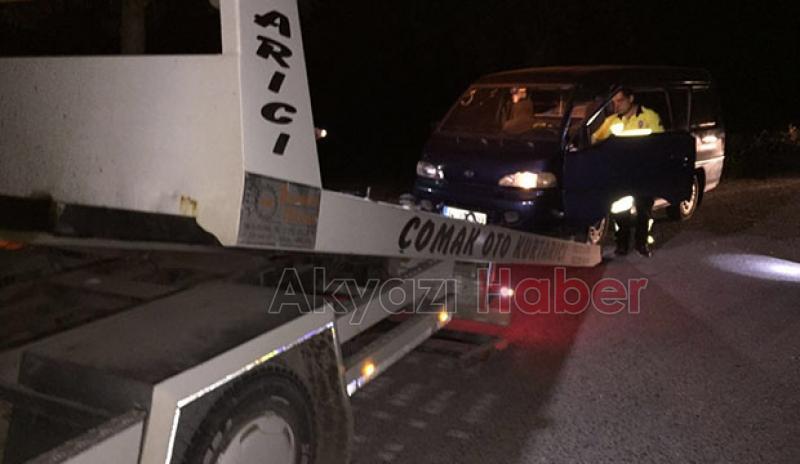 İnşaat Malzemesi Çalan Hırsızlar Yakalanacaklarını anlayınca Minibüsü Bırakıp Kaçtı