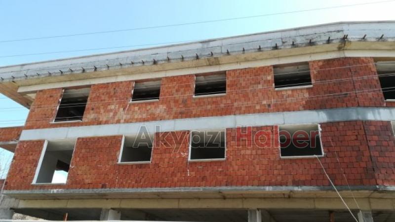 İnşaatta dehşet anları  inşaat işçisi akıma kapıldı 