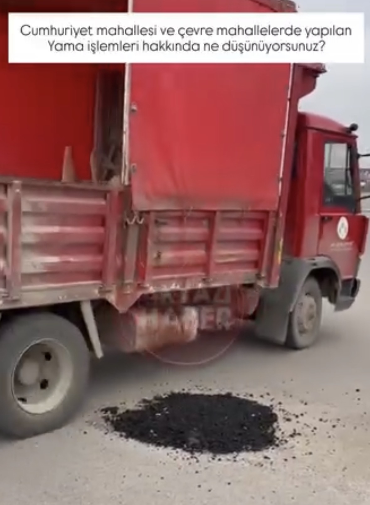 İnternet ekipleri asfalt ezen küçük makinayla Akyazı’yı tanıştırdı 