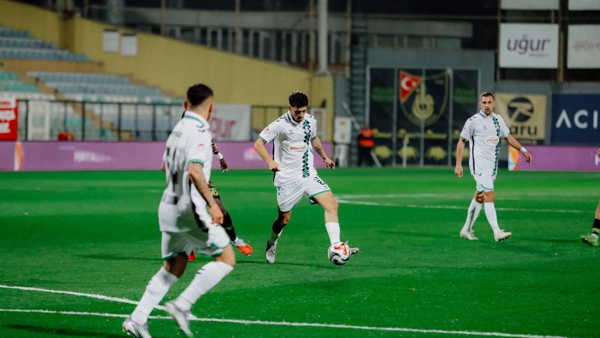 İstanbulspor 3 Sakaryaspor 3