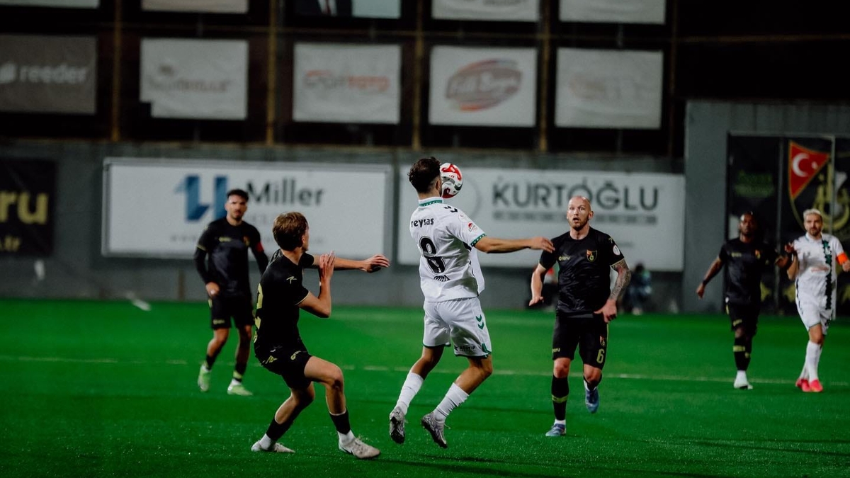 İstanbulspor 3 Sakaryaspor 3