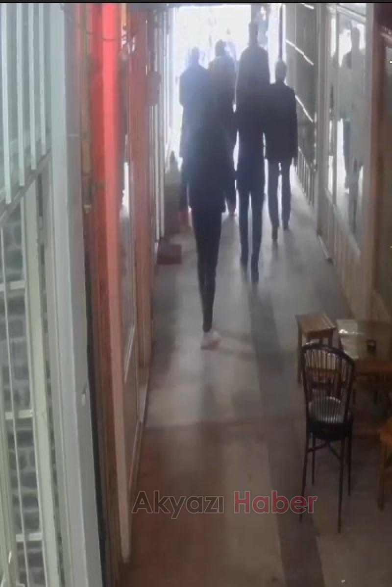 İşte deprem anı Panik içinde böyle kaçtılar