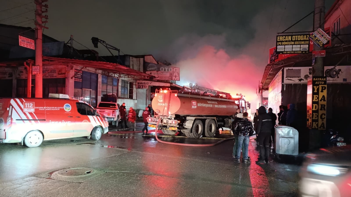 Sanayide büyük yangın; Alevler içinde