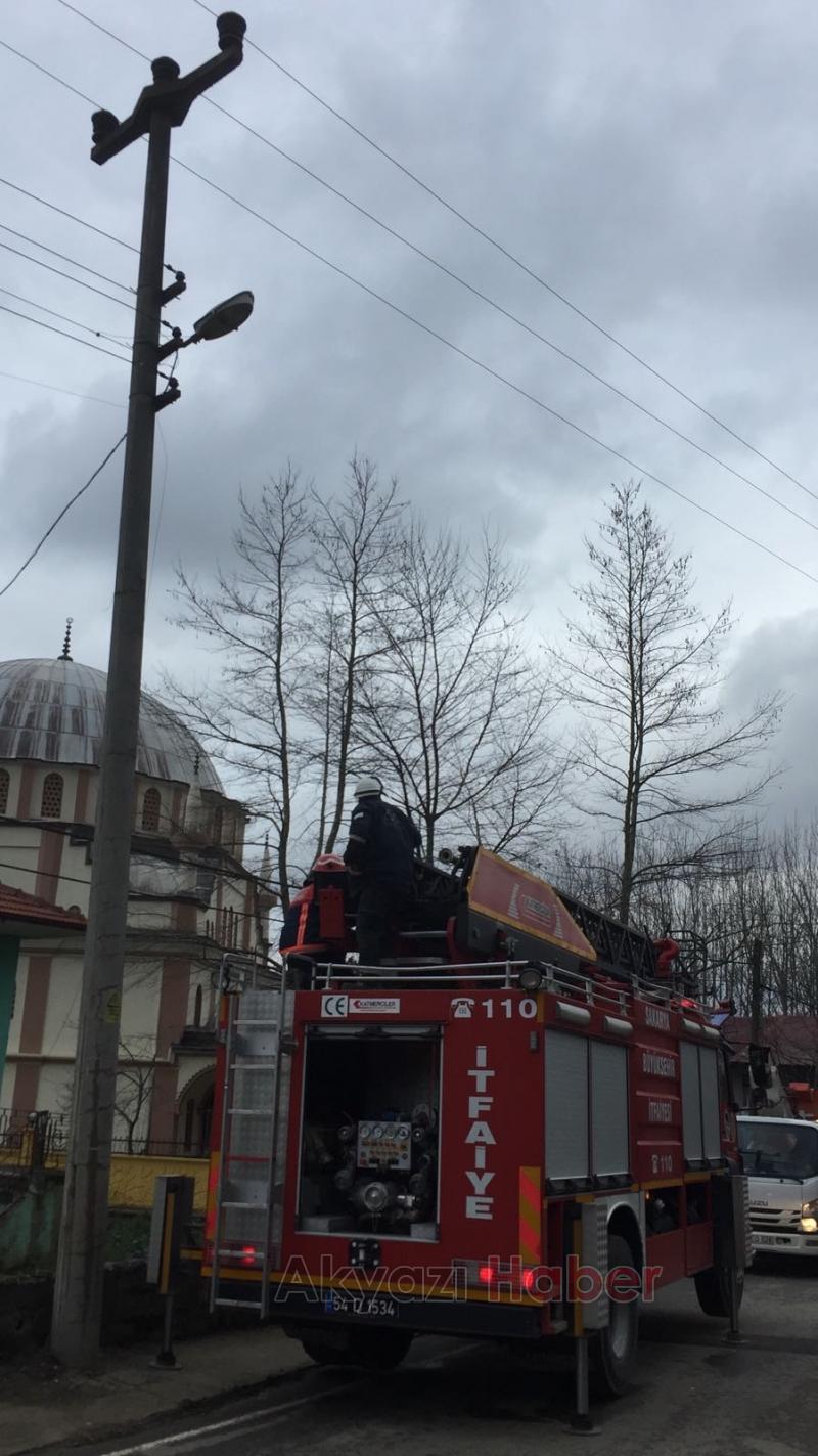 İtfaiye Aracı Elektrik Tellerine Takıldı