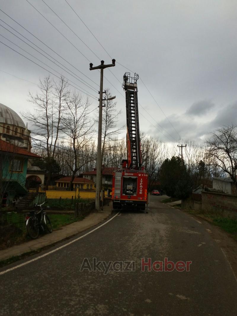 İtfaiye Aracı Elektrik Tellerine Takıldı