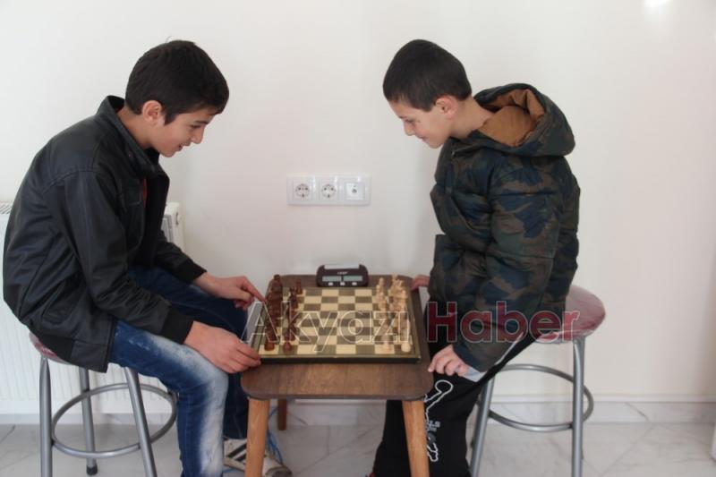 IZM Game Studios Dualarla Açıldı