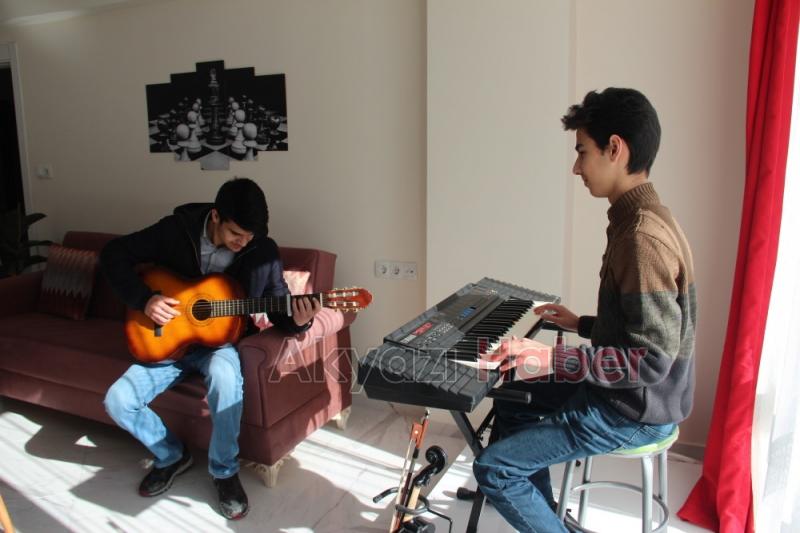 IZM Game Studios Dualarla Açıldı