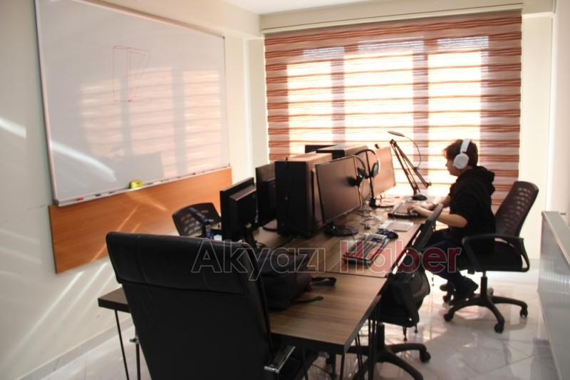 IZM Game Studios Dualarla Açıldı