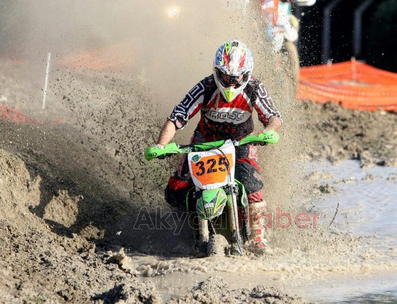 İzmir Enduro Yarışında 2 Akyazılı Derece Yaptı