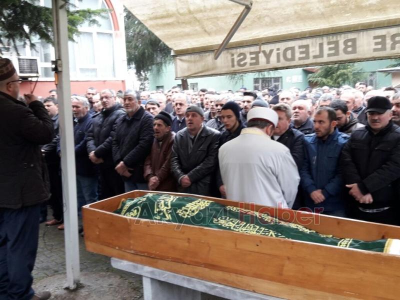 İzzet Fazlıoğlu Defnedildi