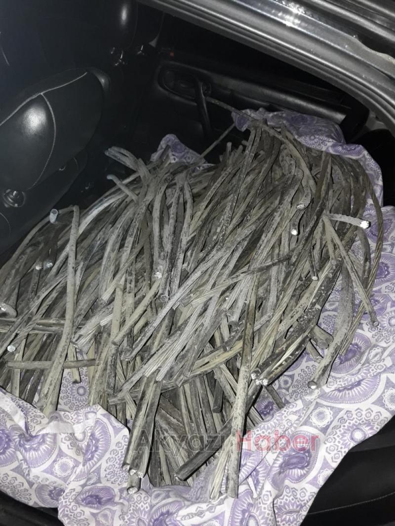 JANDARMA KABLO HIRSIZLARINI KISKIVRAK YAKALADI