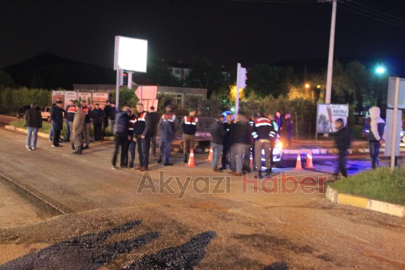 Jandarma Trafik Aracı Otomobil İle Çarpıştı