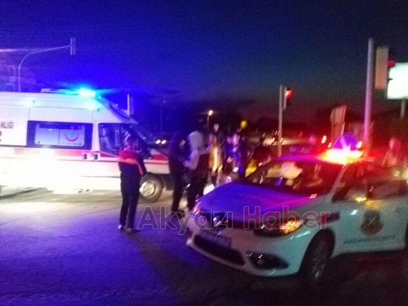 Jandarma Trafik Aracı Otomobil İle Çarpıştı