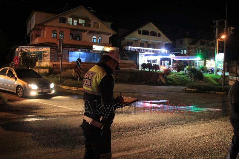 Jandarma Trafik Aracı Otomobil İle Çarpıştı