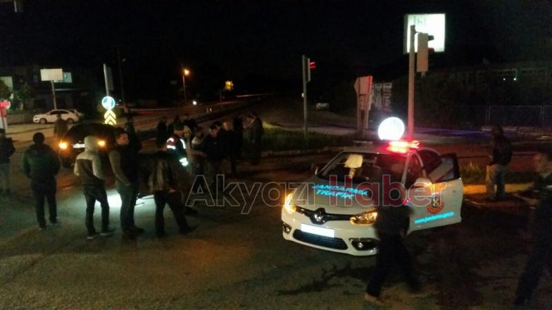 Jandarma Trafik Aracı Otomobil İle Çarpıştı