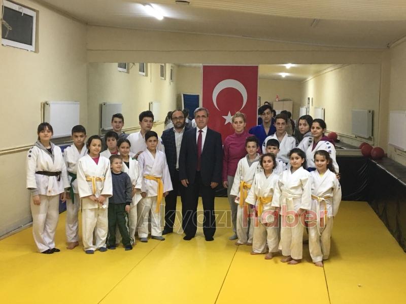 Judo Antrenörü Kısa Sürede Ayağa Kalktı Öğrencileriyle Buluştu