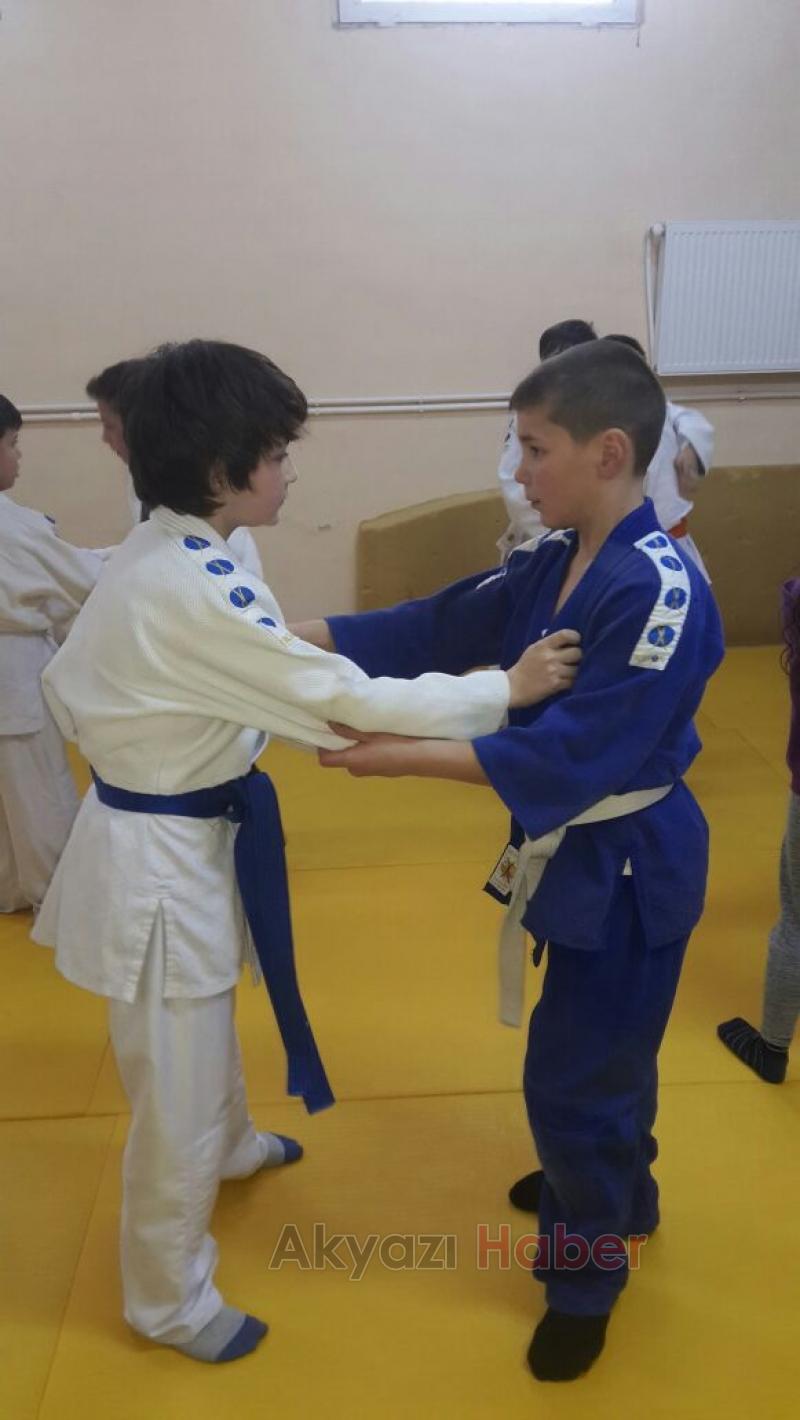 Judocular Müsabakalara Sıkı Hazırlanıyor