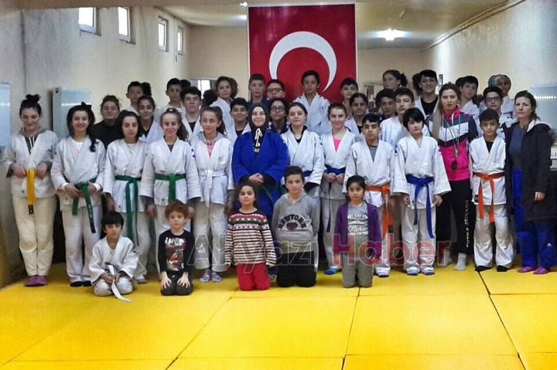 Judocular Müsabakalara Sıkı Hazırlanıyor