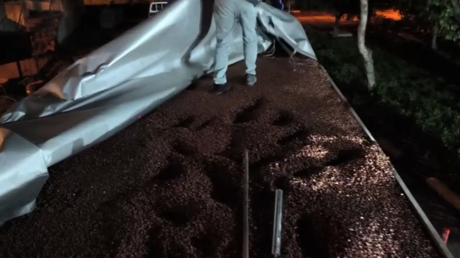 Kaçakçılık operasyonu kamerada