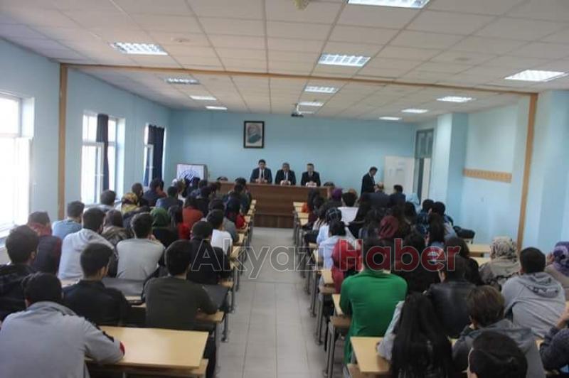 Kalaylı ve Akcan Öğrencilerin Sorunlarını Dinledi