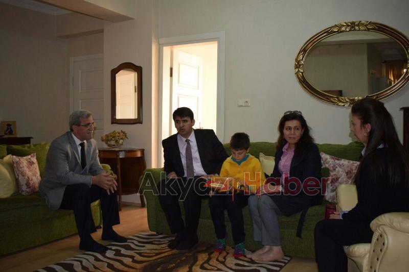 Kalaylı ve Akcan’dan Dünya Otizm Farkındalık Günü Ziyareti