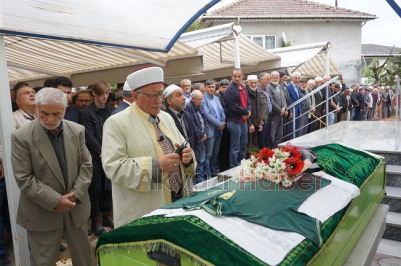 Efeye acı veda Tabutuna okul forması koyuldu