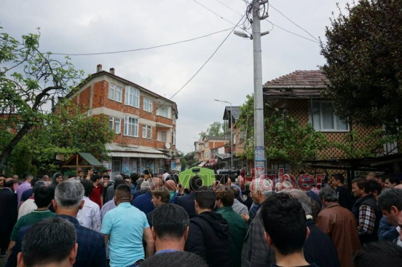 Efeye acı veda Tabutuna okul forması koyuldu