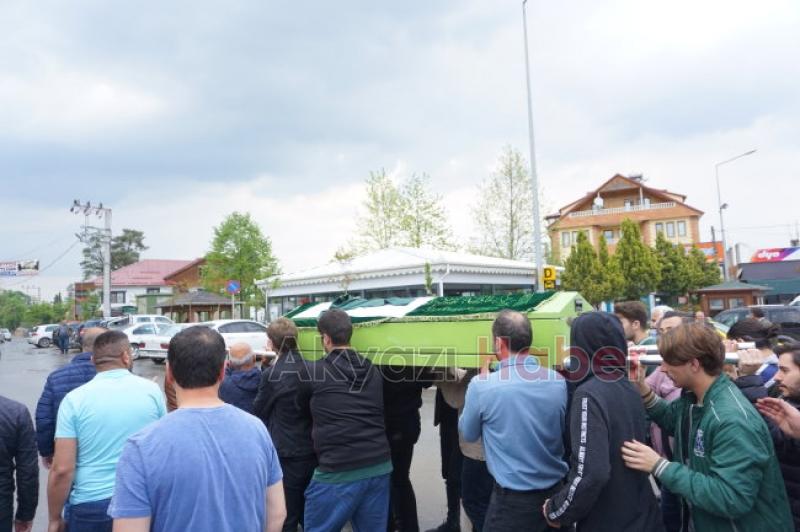 Efeye acı veda Tabutuna okul forması koyuldu