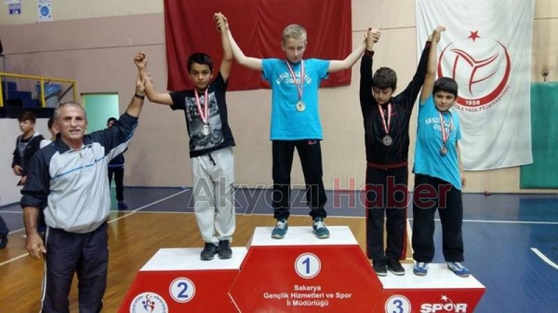 Kamil Özdağın Öğrencileri Hocalarının İzinde