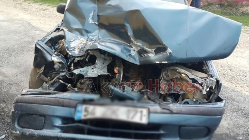 Kamyon İle Otomobil Çarpıştı